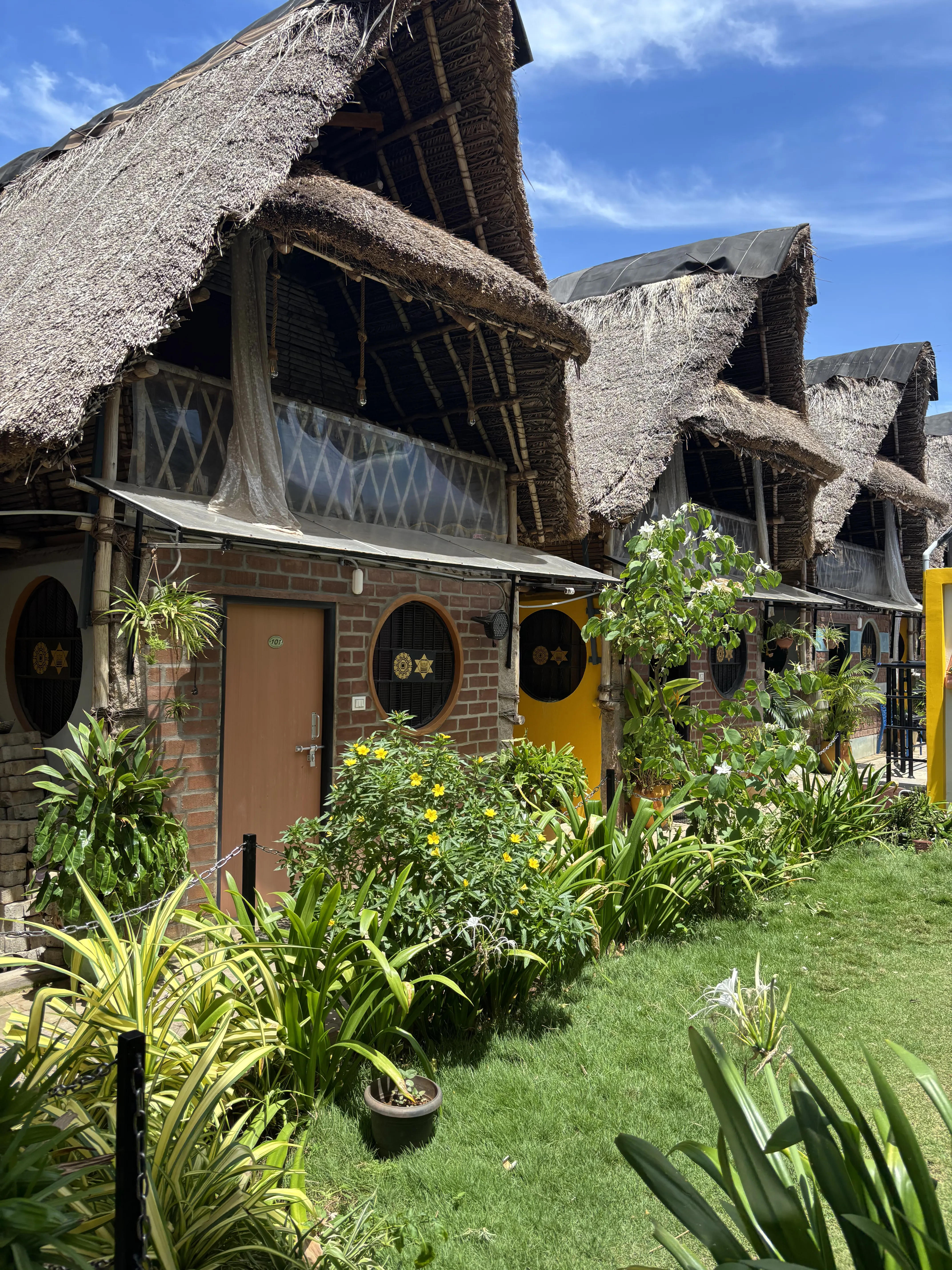 Pynest Hut House Villa — Unique 4-bedroom hut-style villa with beach view near Anumandai, Pondicherry